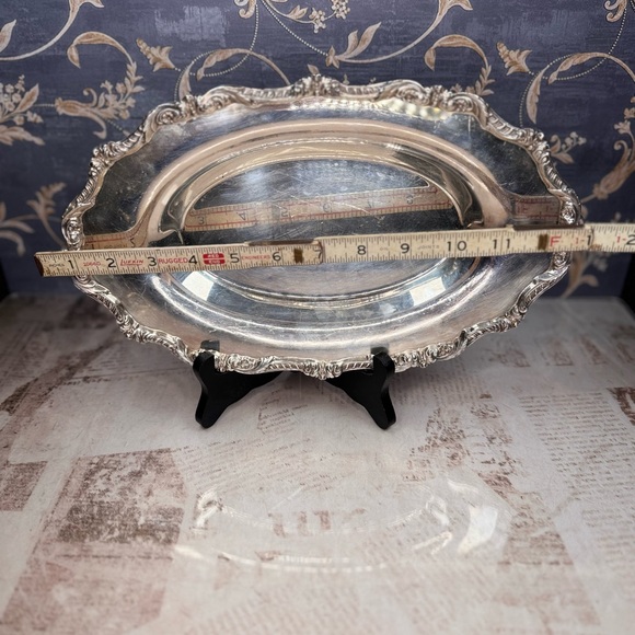 Poole Silver Co English Silverplate 1000 Ornate Oval Serving Tray - Picture 5 of 9